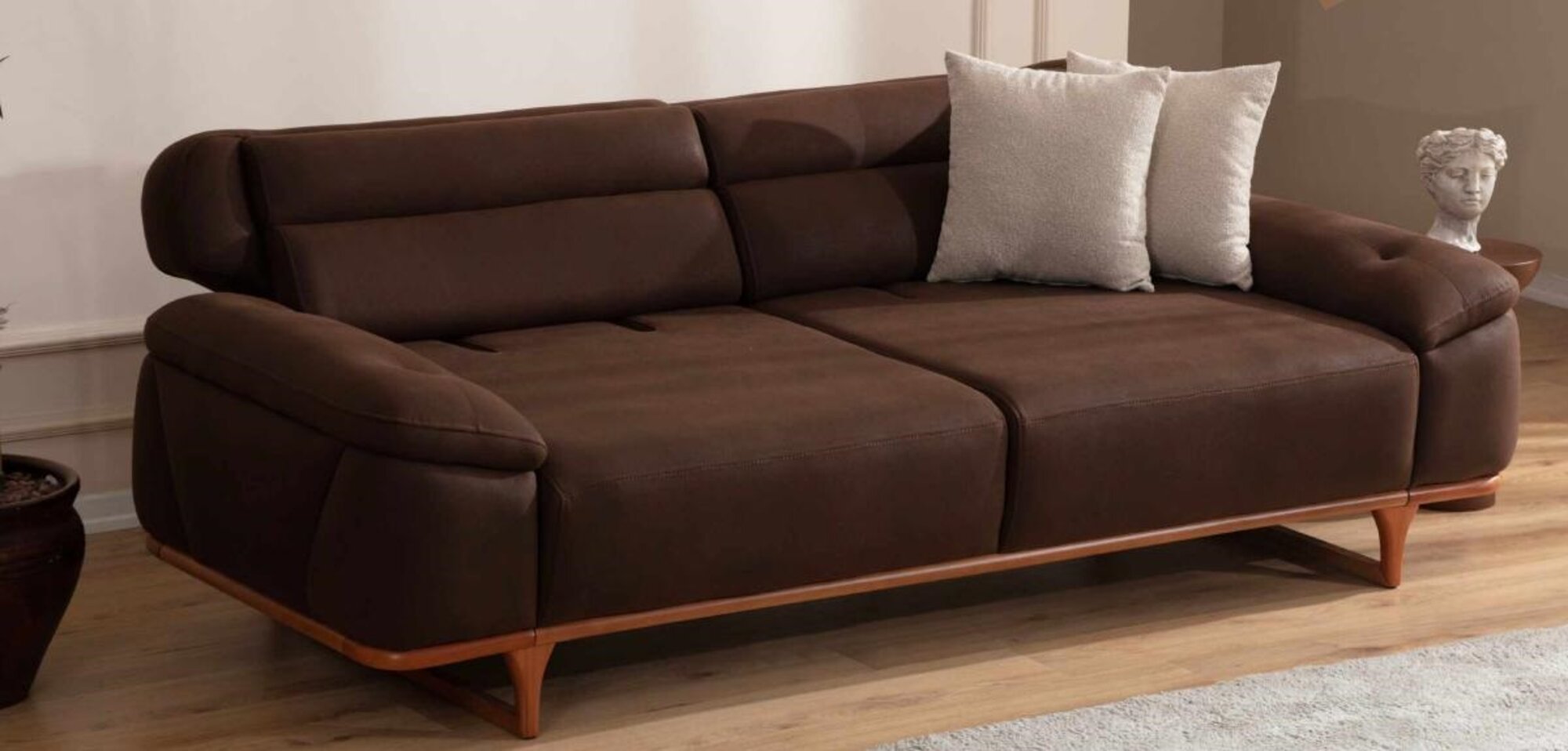 Heller Dreisitzer im luxuriösen Design  perfekt für stilvolle Wohnräume Sofort