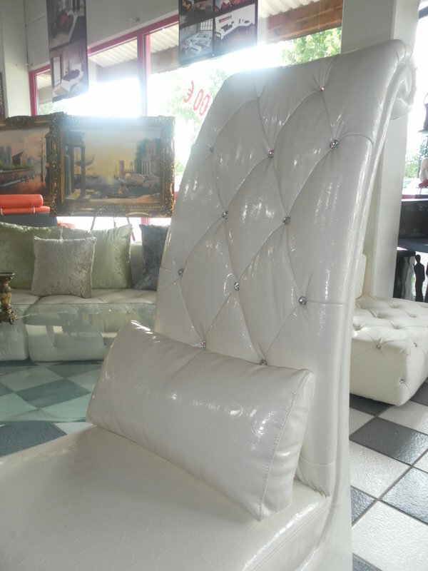 Design Sessel Stuhl Club VIP Thron Lounge Sofa Couch mit Kristallen Kissen Neu A922B