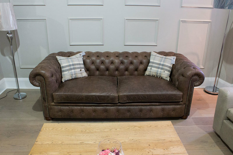 Chesterfield 3 Sitzer XXL Polster Sitz Couch Sofa Garnitur Big Couchen