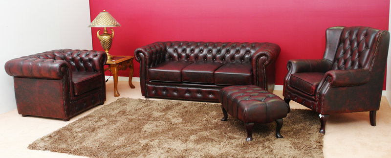 Chesterfield Sofagarnitur 3 + 1 + Ohrensessel + Hocker Leder Couch Polster