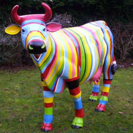 Garten Designer Skulpturen Abstrakte Moderne Deko Figur Statuen Kuh Kunststoff