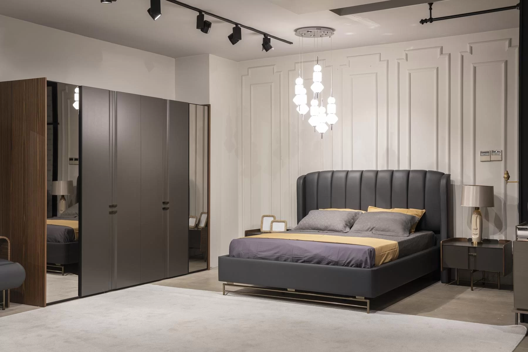 Luxus Schlafzimmer Set Bett 2x Nachttisch Kleiderschrank Schminktisch mit Spiegel 5tlg