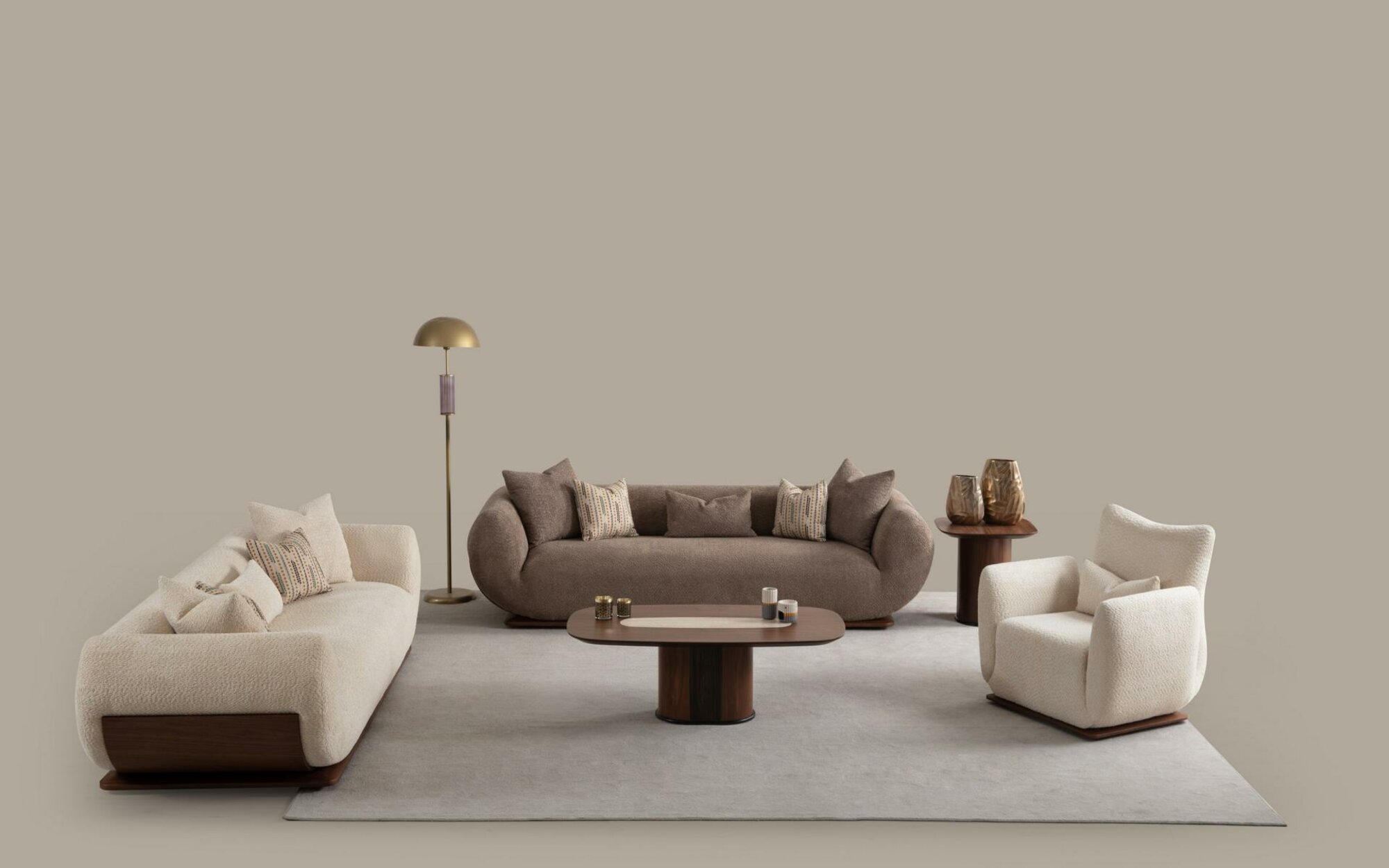 Sofagarnitur 3+3+1 Sitzer Sofas Holz Wohnzimmer Polster Sofas Design Luxus Couch
