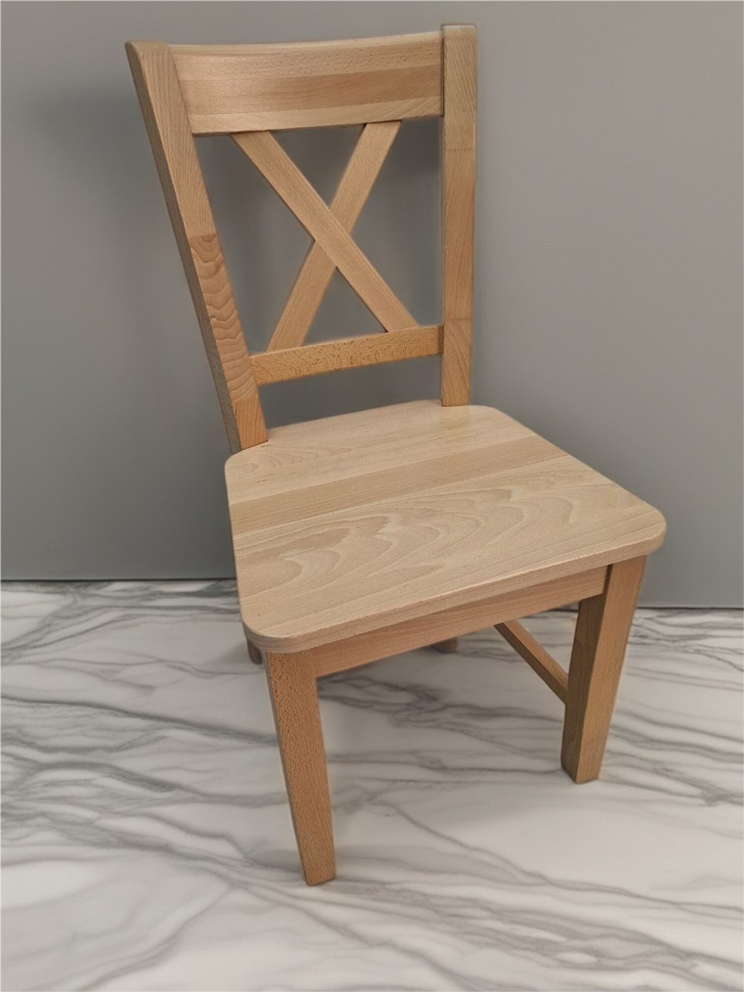 Holzstühle für das Esszimmer mit bequemer Rückenlehne Sofort