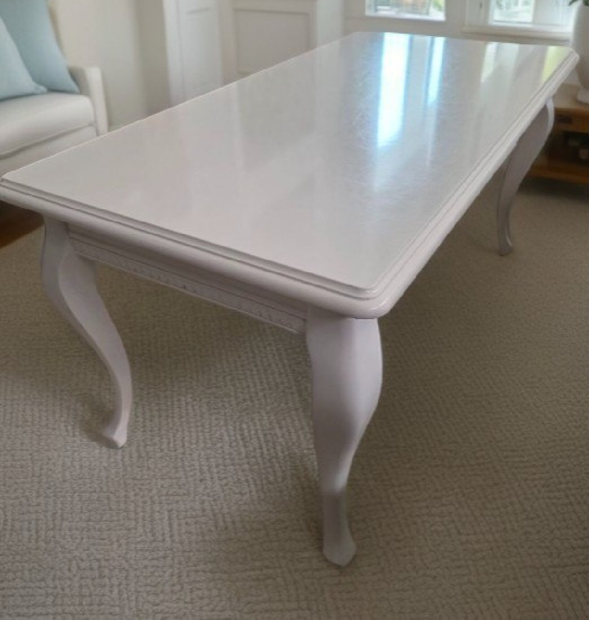 Wunderschöner Couchtisch in rechteckiger Form für Ihr Wohnzimmer Sofort