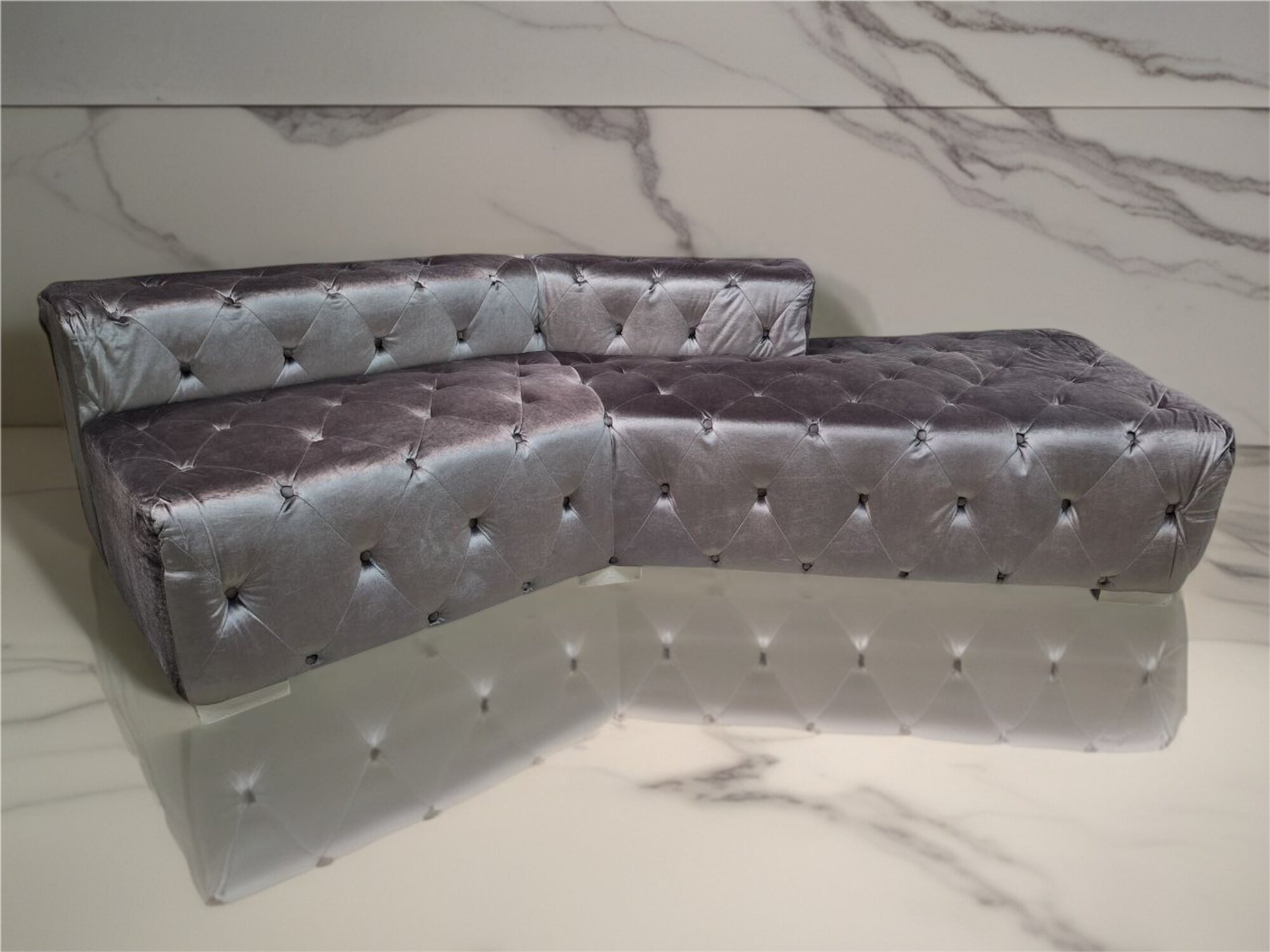 Elegantes 3-Sitzer Sofa – Luxus Couch mit komfortabler Polsterung Sofort