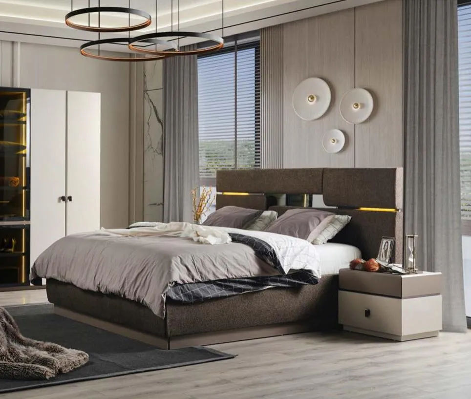 Schlafzimmer Set Luxus Bett braun Farbe und 2x Nachttische 3 Stück
