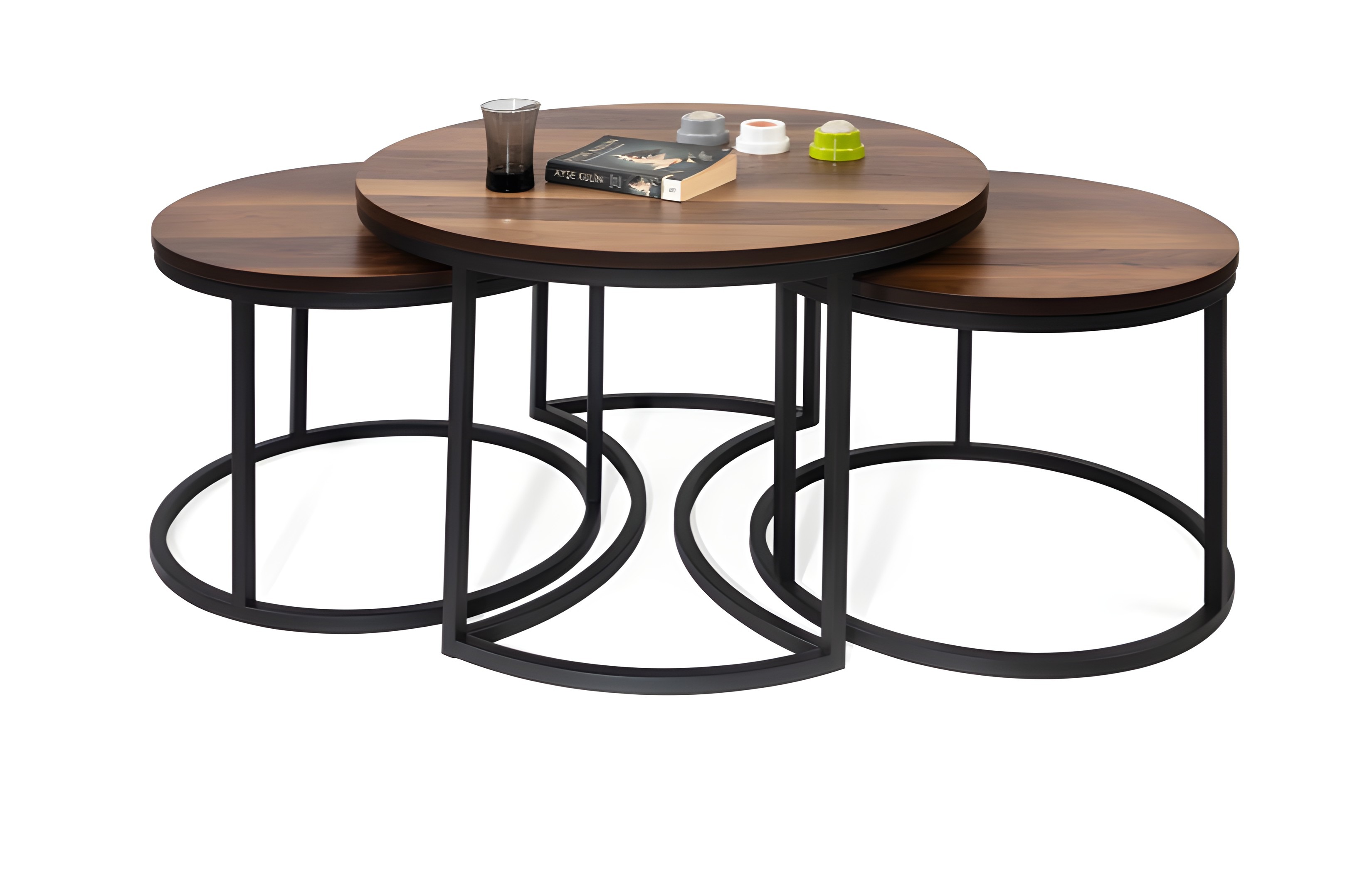 Beistelltische in einer dunklen Farbe in einem zeitgenössischen Stil