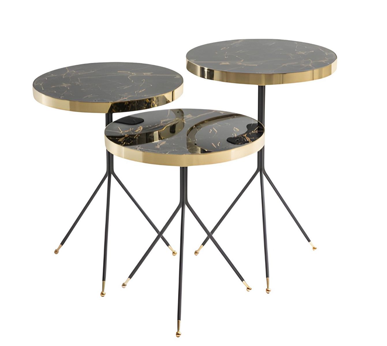 Elegante Beistelltische mit schwarzer Tischplatte und goldener Umrandung
