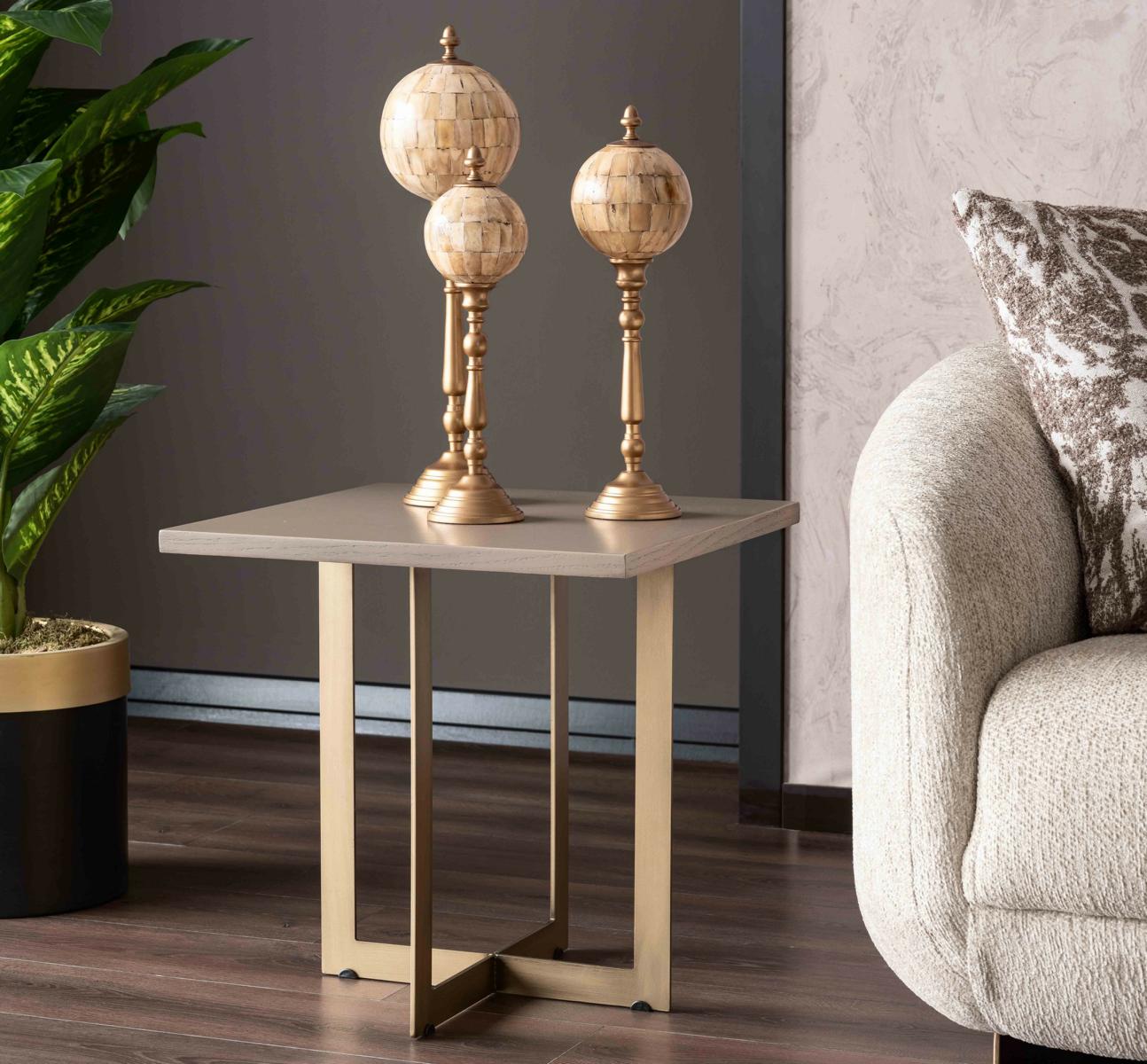 Design Beistelltisch mit Goldenen Metallbeinen