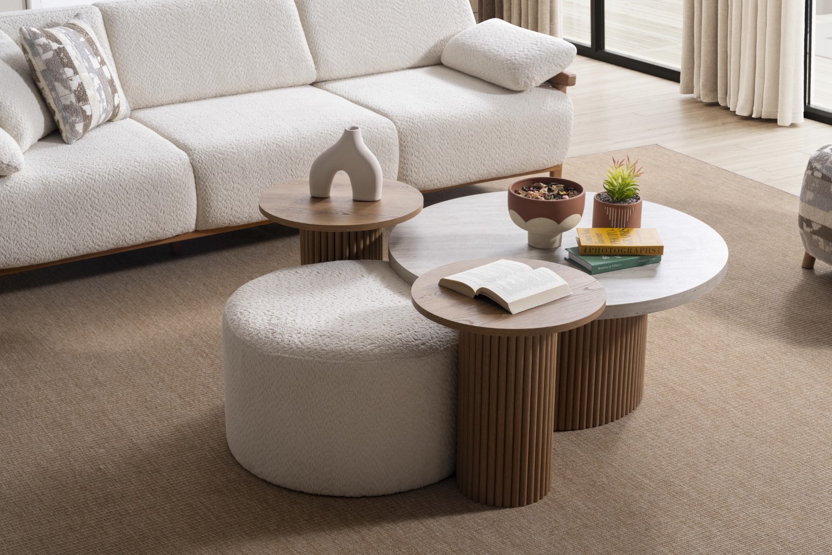 Couchtisch, Beistelltisch und Hocker Gemütlichkeit im modernen Format