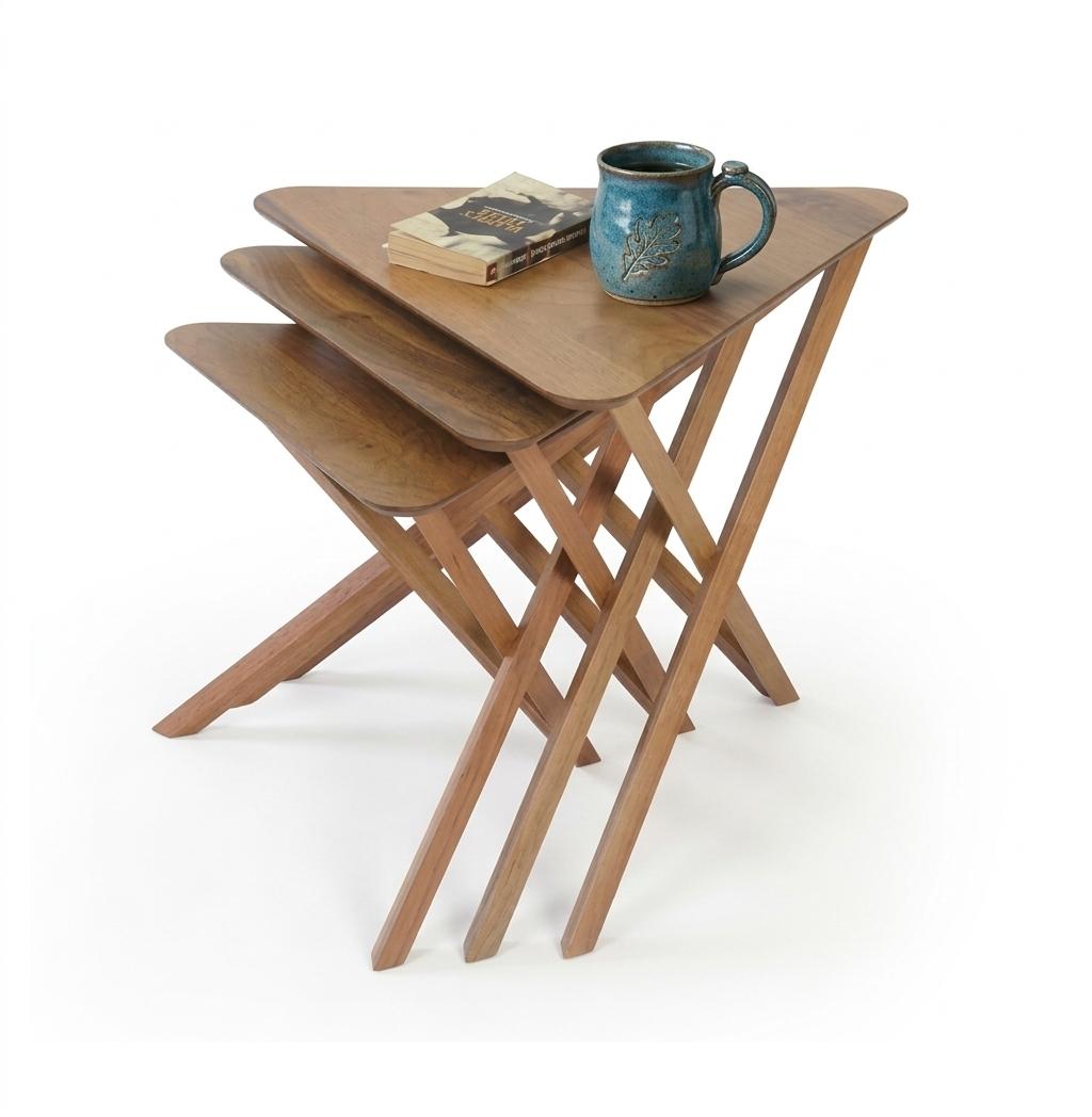 Drei moderne Beistelltische im stilvollen und eleganten Design