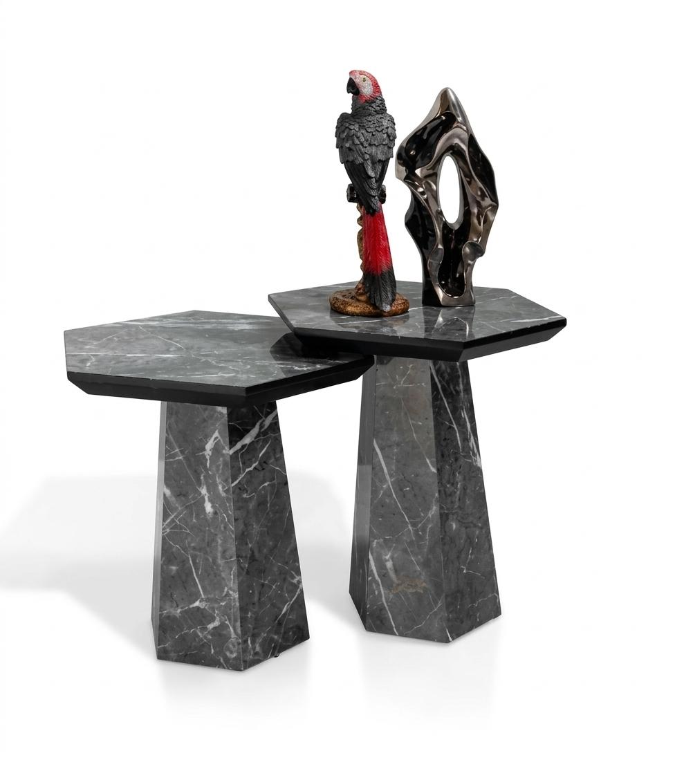 Elegantes Set aus 2 Beistelltischen im zeitgemäßen Design