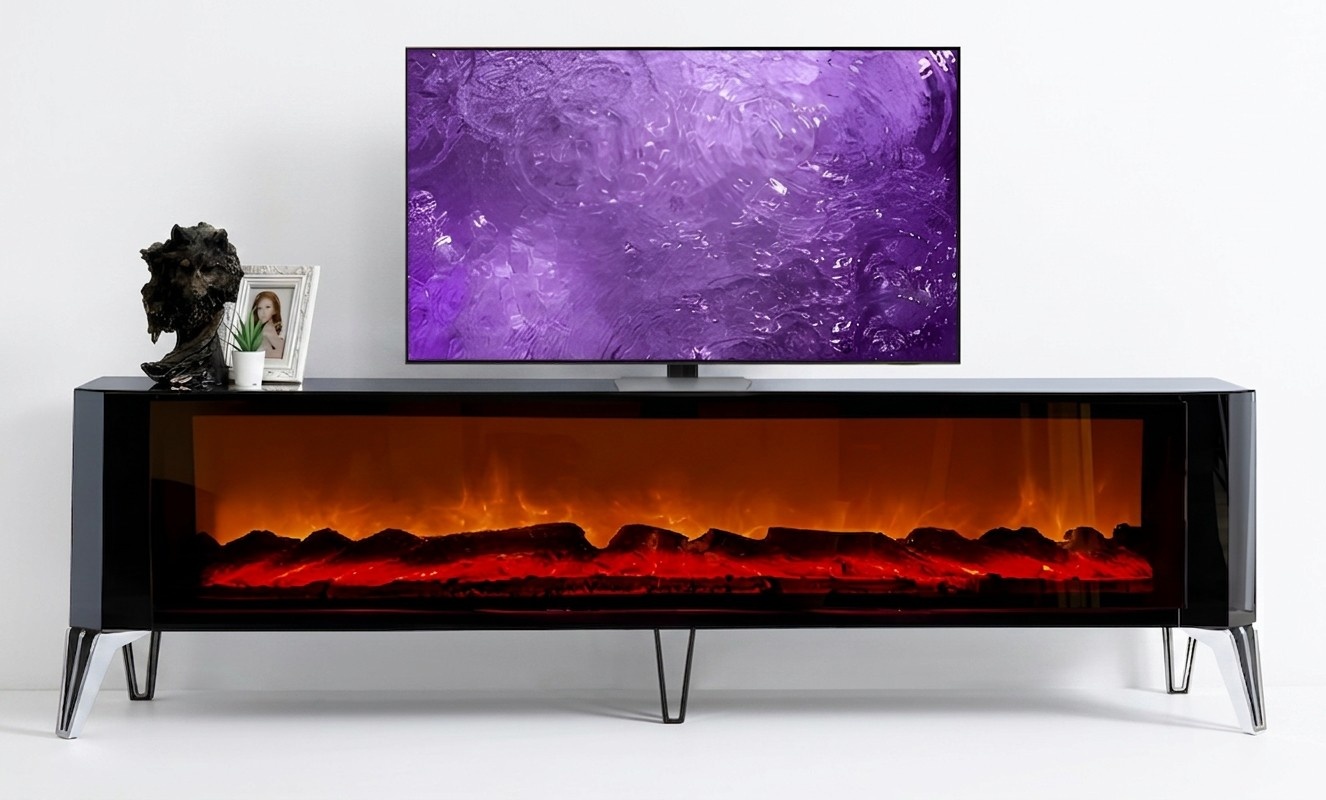 Luxuriöser TV-Schrank: Glasfronten, Beine aus Hartkunststoff und Elektrokamin