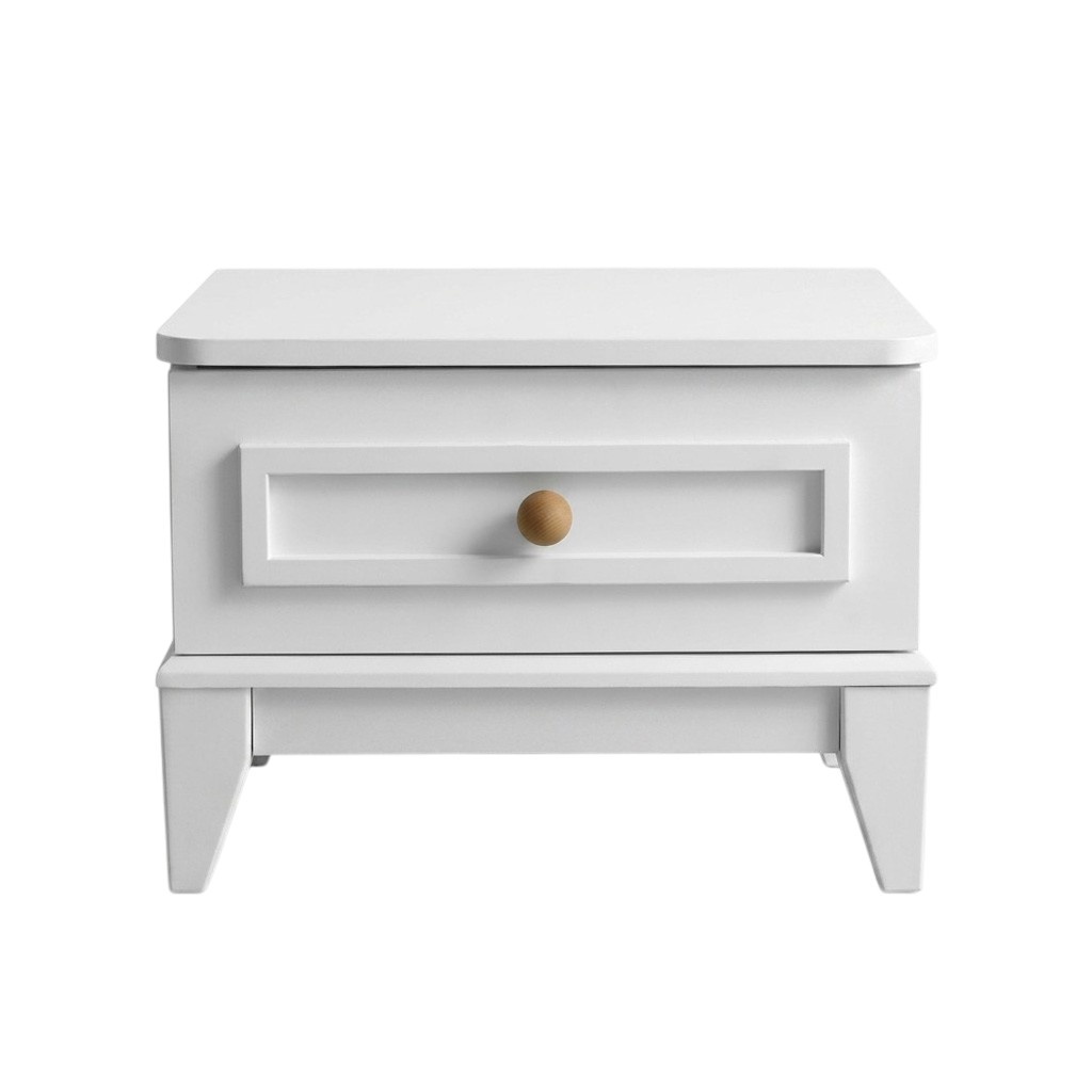 Praktischer Nachttisch fürs Kinderzimmer mit Stauraum und kindgerechtem Design