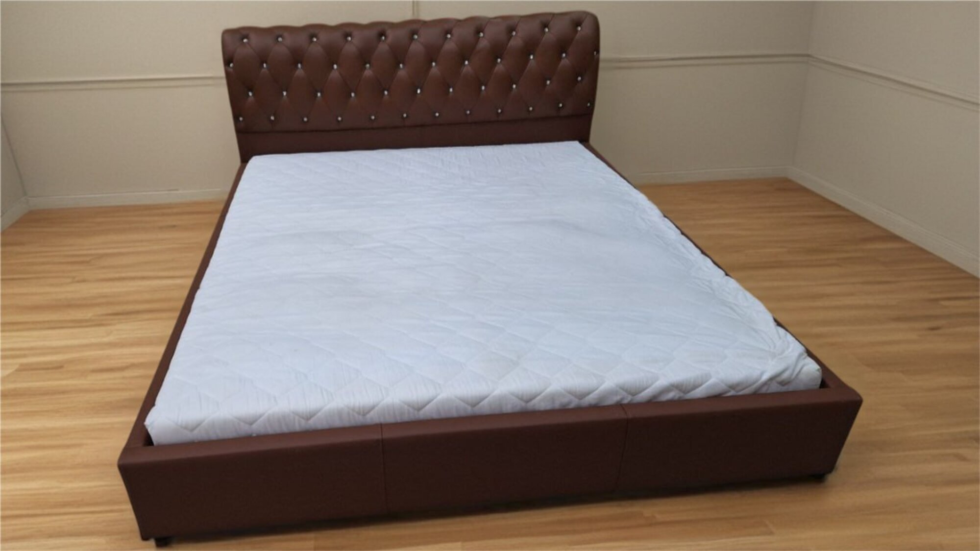 Zeitgemäßes Polsterbett mit Boxspring-System Design und Komfort vereint Sofort