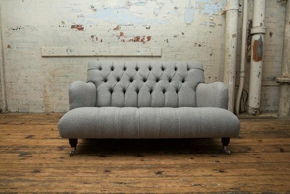 Design Klassische Textil Sofa 2 Sitzer Couch Polster Luxus Sofas Chesterfield