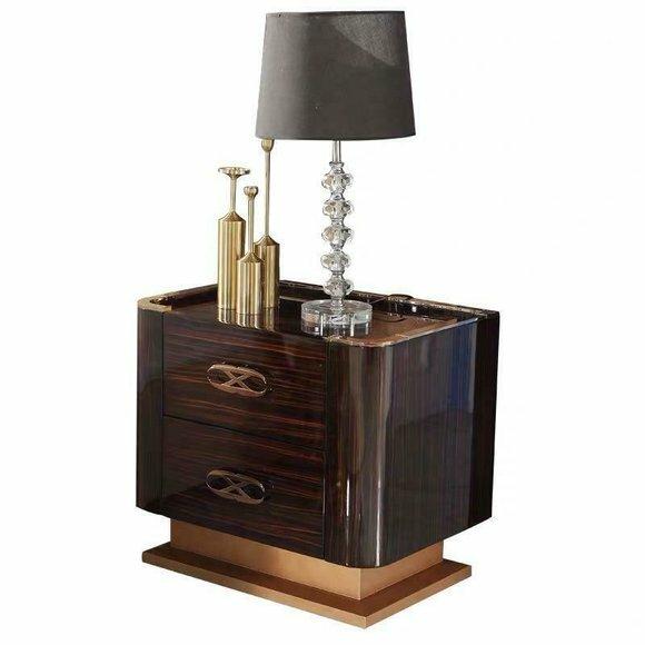 Designer Nacht Tisch Konsole Luxus Nachttische Konsolen Beistell Metall Leder
