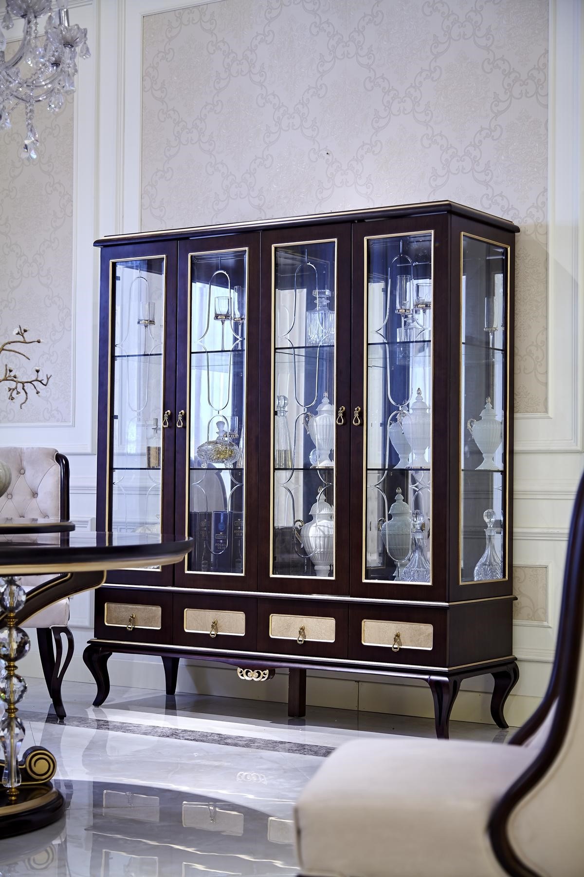 Klassische Vitrine Schrank italienische Möbel Vitrinenschrank Vitrinen Glas Neu !