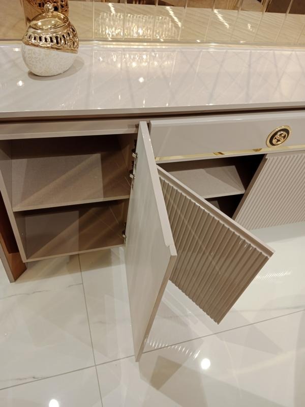 Moderner Kleiderschrank Luxus Schrank Holz Schränke Glas Hochglanz Schlafzimer