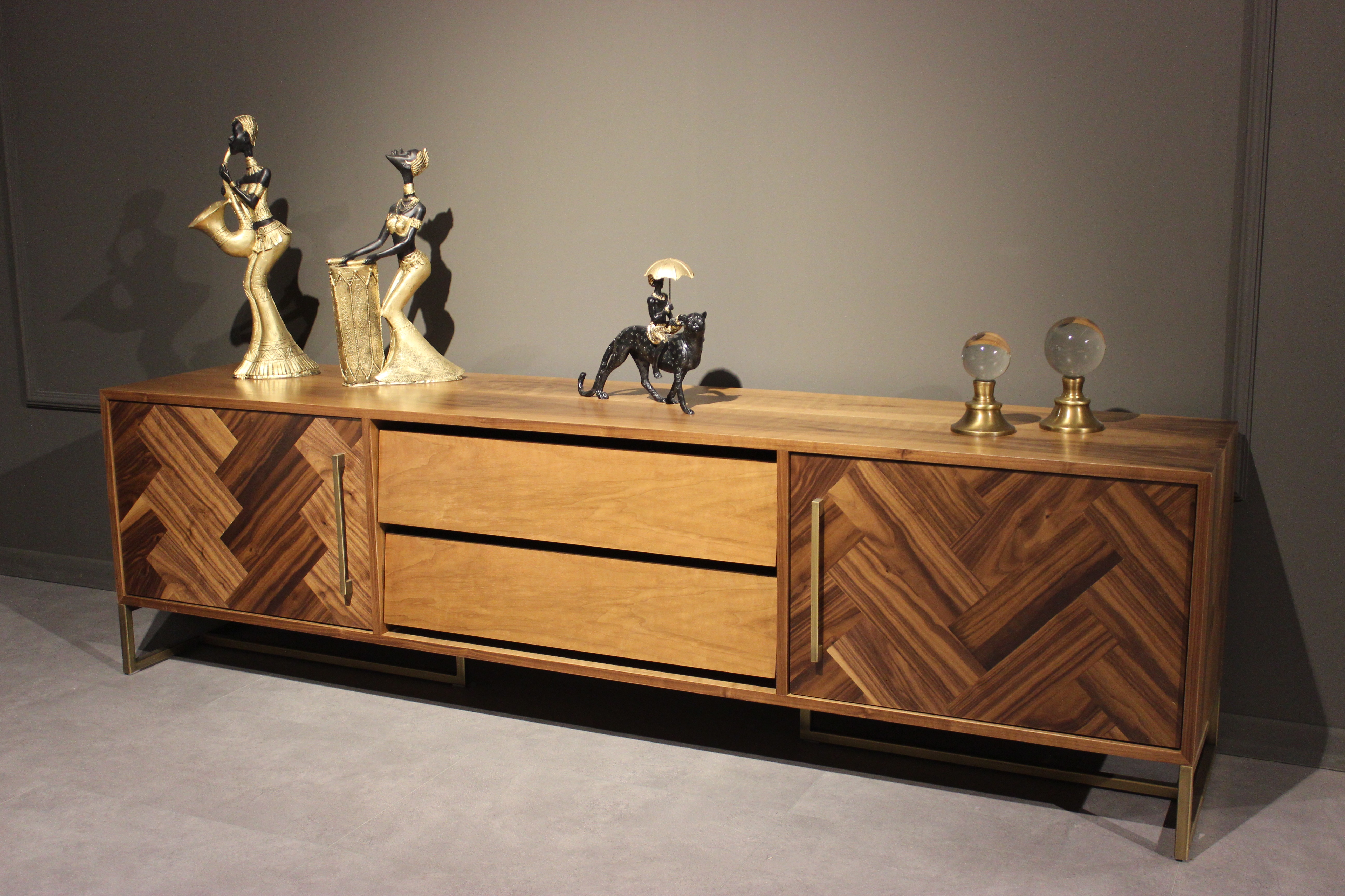 Braun TV Ständer RTV Sideboard Wohnzimmermöbel Modern Luxus Neu