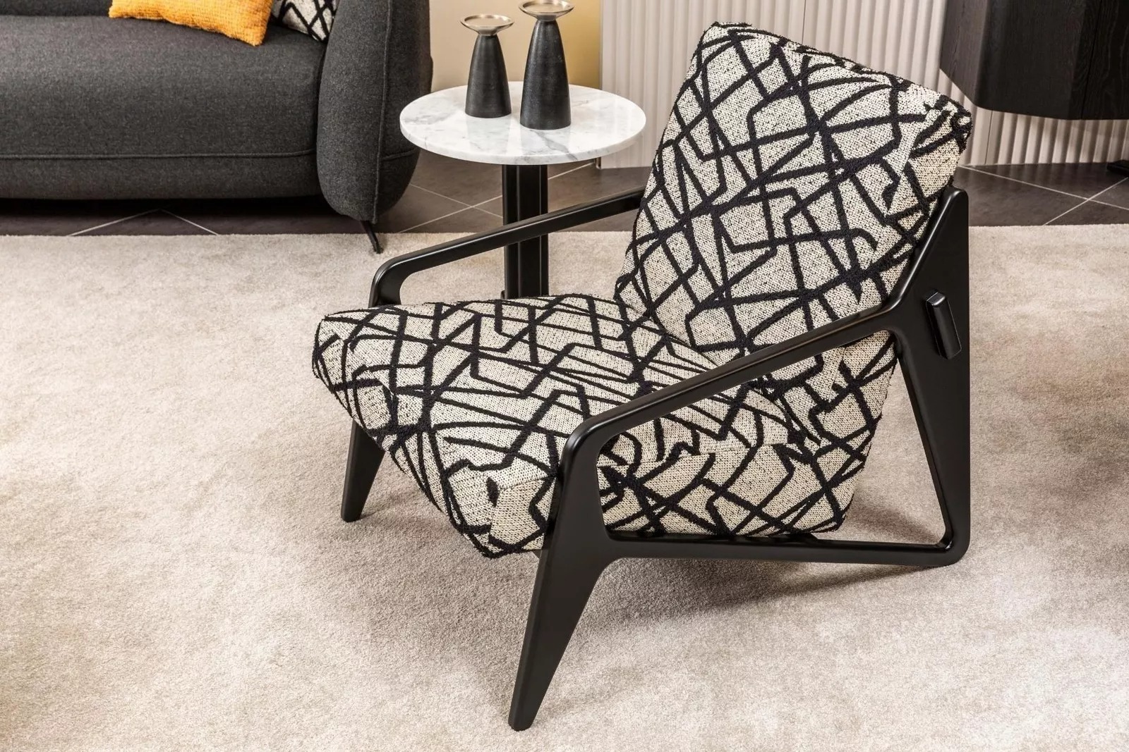 Moderner Wohnzimmersessel Designer Einsitzer Schwarze Polster Möbel Neu