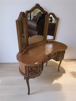 Elegante Schminkkommode aus Naturholz für das Wohnzimmer Sofort