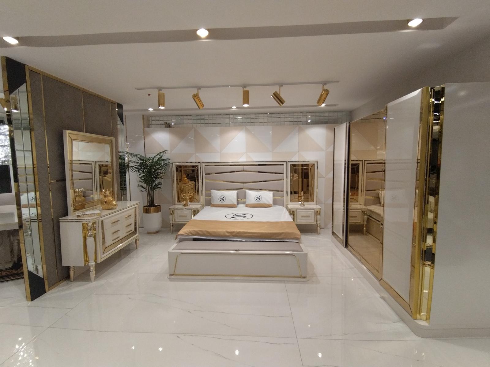 Modern Schlafzimmer Set Bett 2x Nachttische Kommode mit Spiegel Schrank