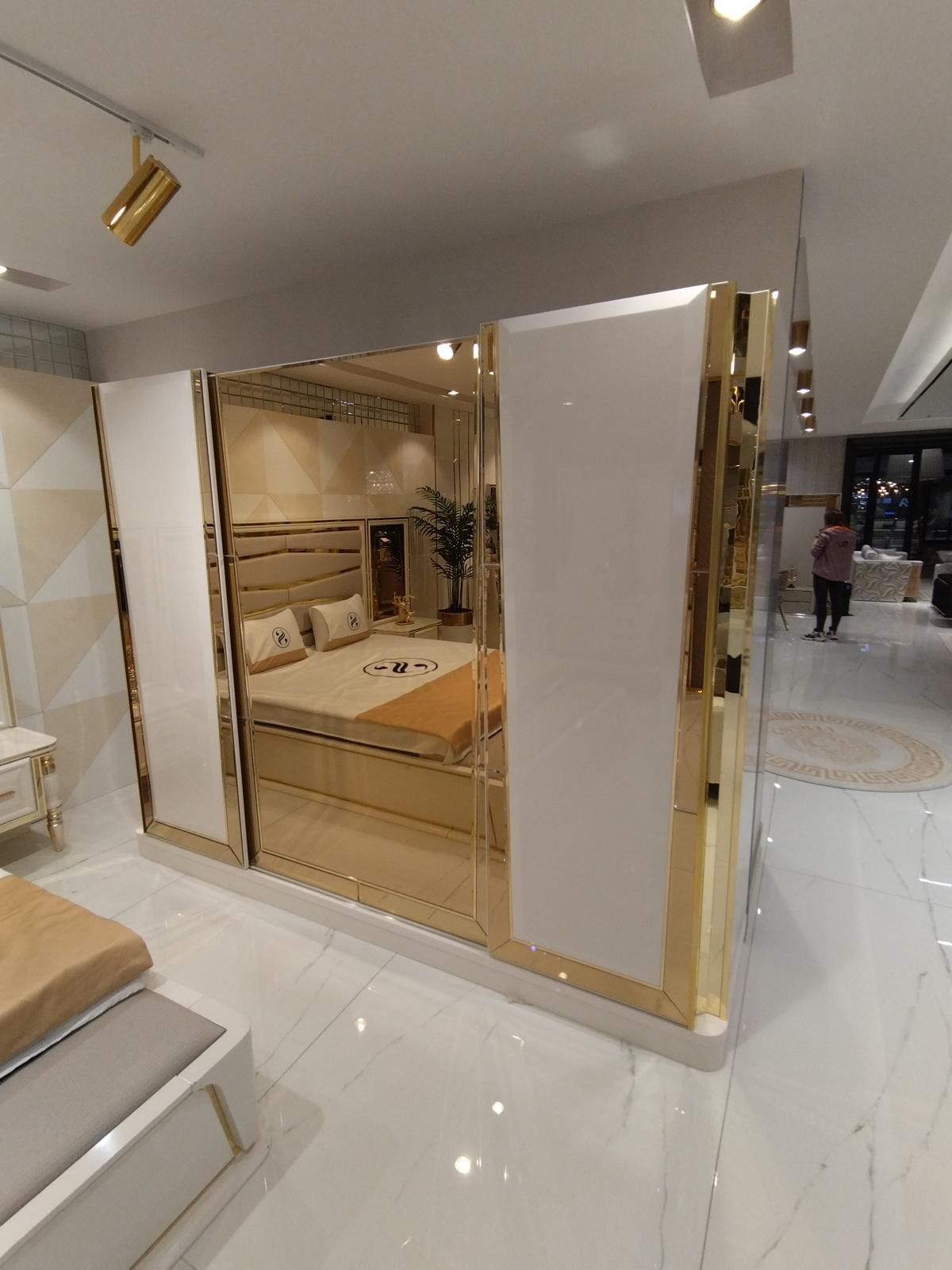 Modern Kleiderschrank Schlafzimmerschrank Holz Möbel