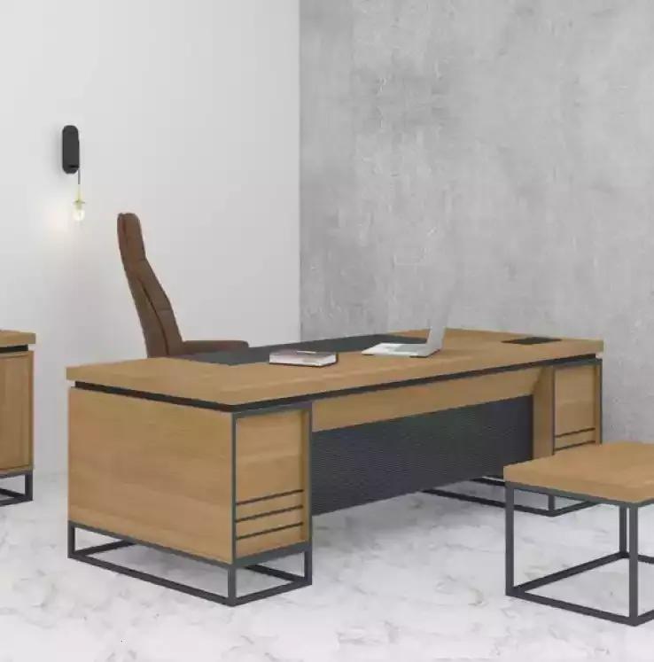 Arbeitszimmer Holztisch Chefscheibtisch Computertisch Officemöbel