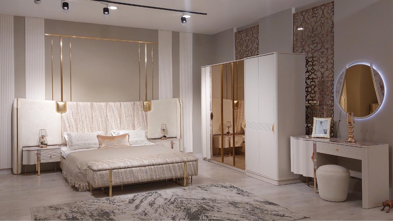 Luxus Schlafzimmer Set Komplettes Möbel Bett 2xNachttische Kleiderschrank Bank