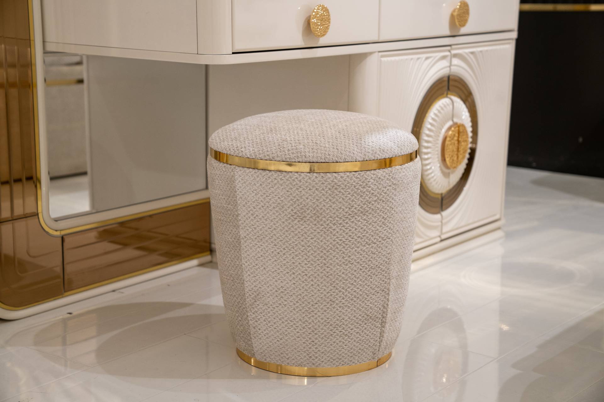 Beiger Holz Pouf modern dekorativ vielseitig Sitzhocker