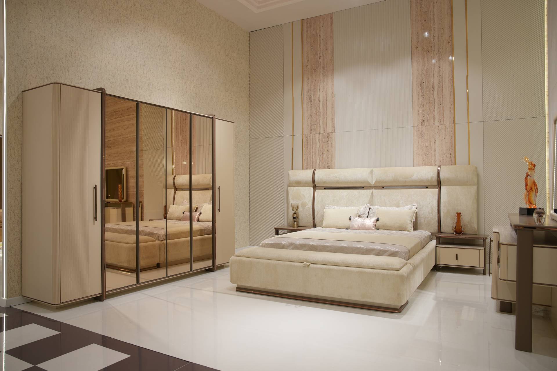 Elegantes Schlafzimmer-Set aus Holz in Beige mit Bett, Kleiderschrank