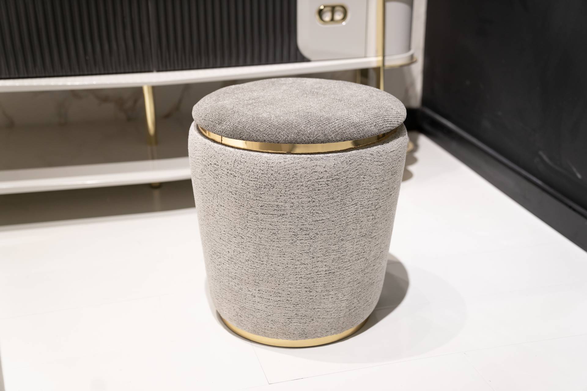 Beiger Holz-Textil Hocker modern eleganter Sitzpuff