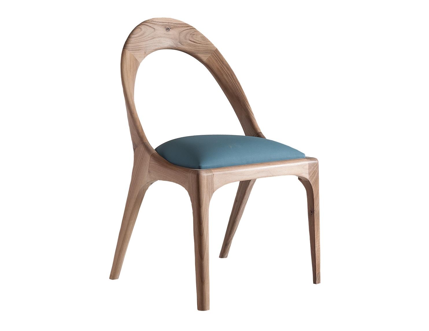 Brauner Holzstuhl im eleganten Design für Esszimmer und Büro