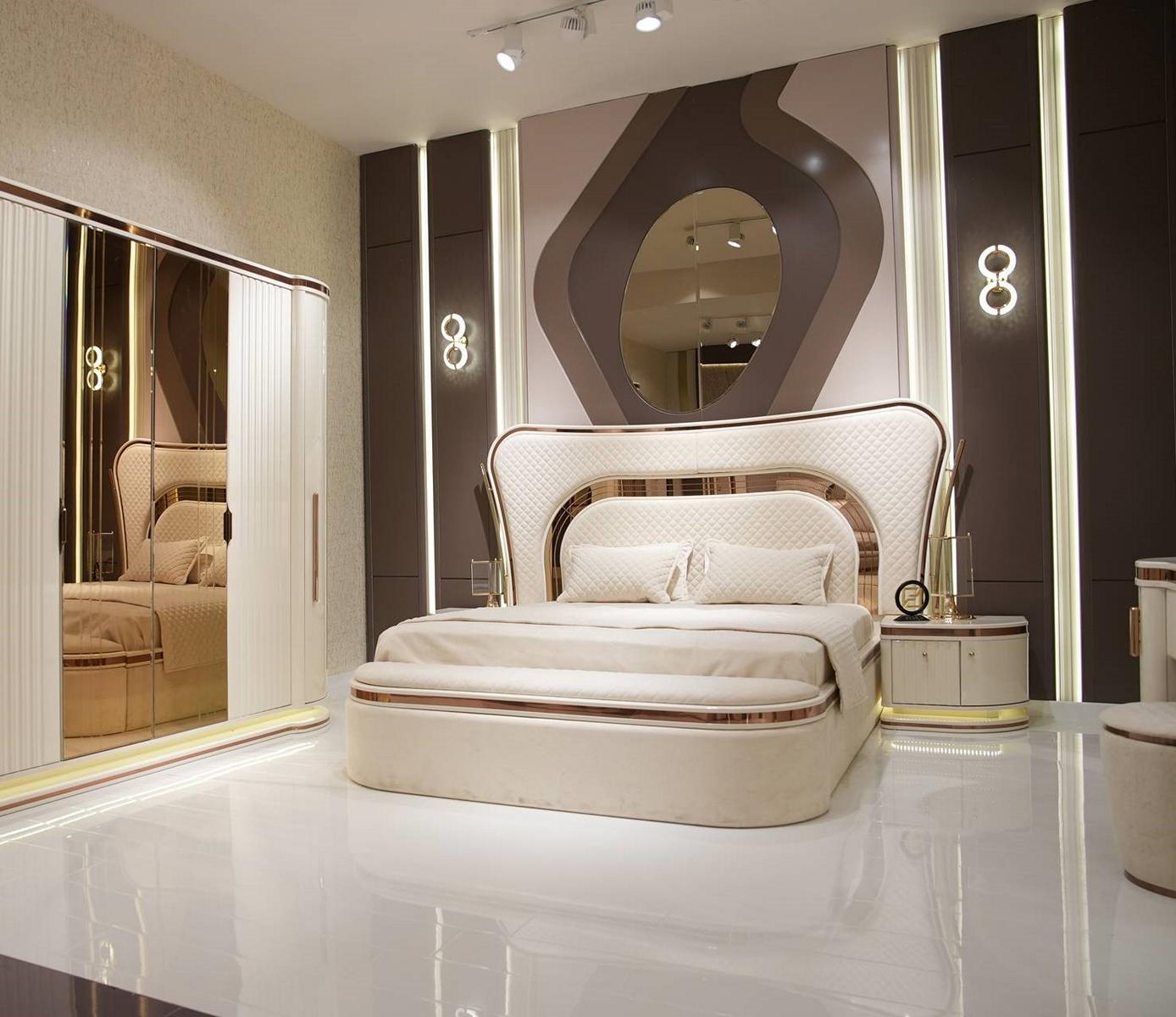 Elegantes weißes Schlafzimmer-Set aus Holz mit Bett, Nachttischen