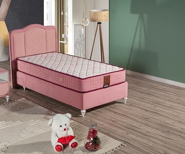 Rosa Bett mit Matratze aus Textil und Holz für Kinder-