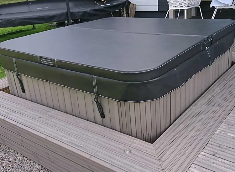 Isolierende Whirlpool-Abdeckung für den Außenbereich – optimaler Wärmeschutz