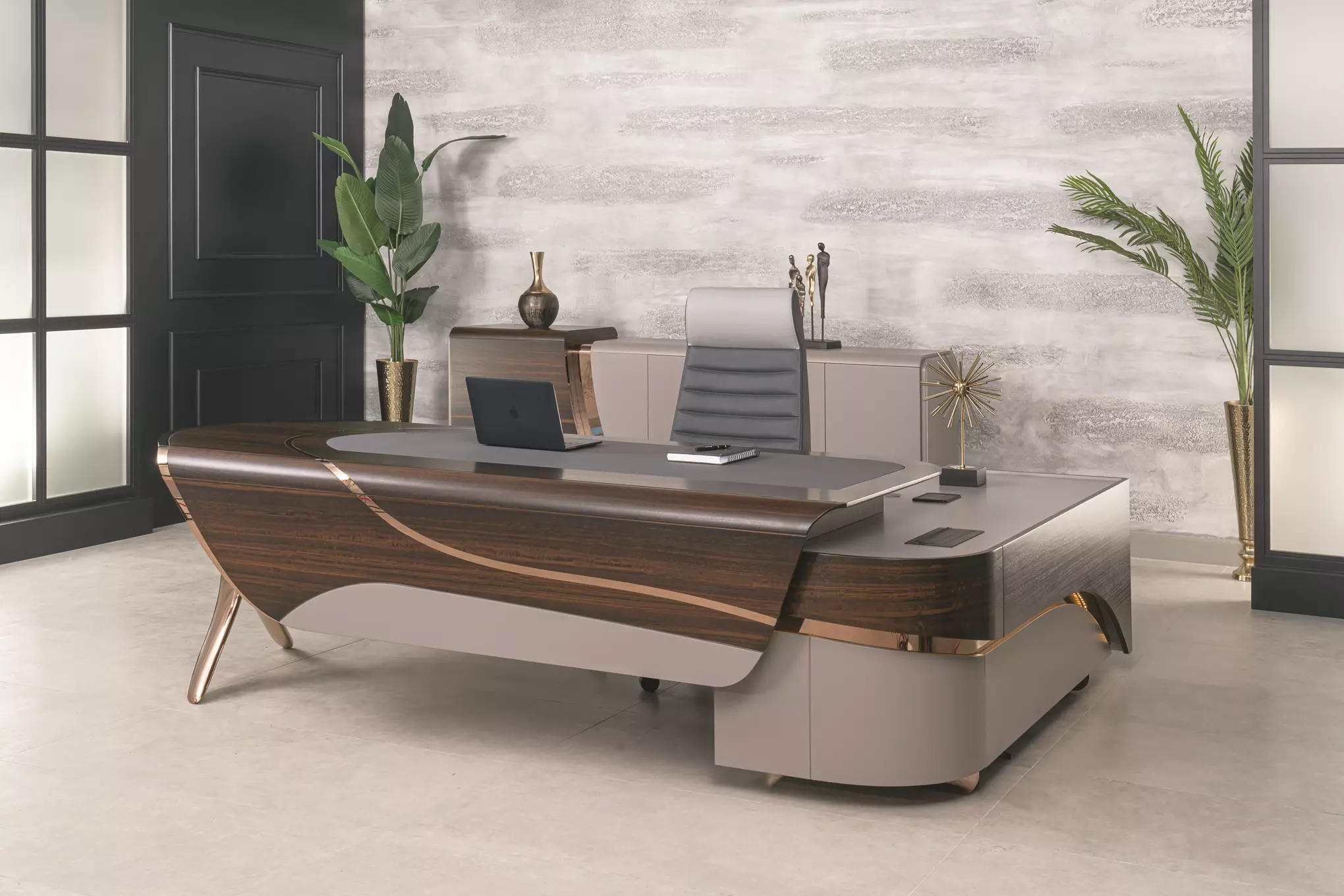 Braun-Beiger Chefschreibtisch Exklusiver Ecktisch Edler Bürotisch