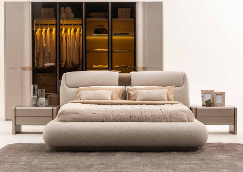 Luxusmöbel Schlafzimmer Bett mit Nachttische Designer Kleiderschrank
