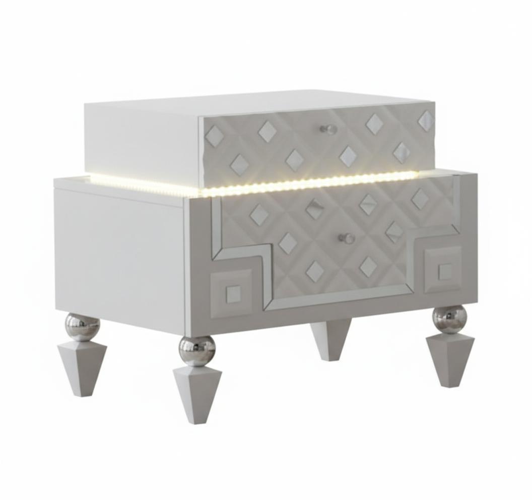 Moderner Nachttisch mit praktischer Ablage und elegantem Design.