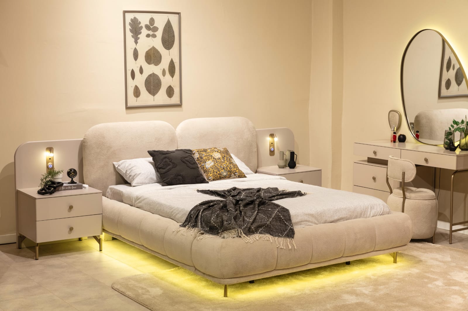 Schlafzimmer Set Bettanlage Schminkplatz Modern Beige Vielseitig Fein