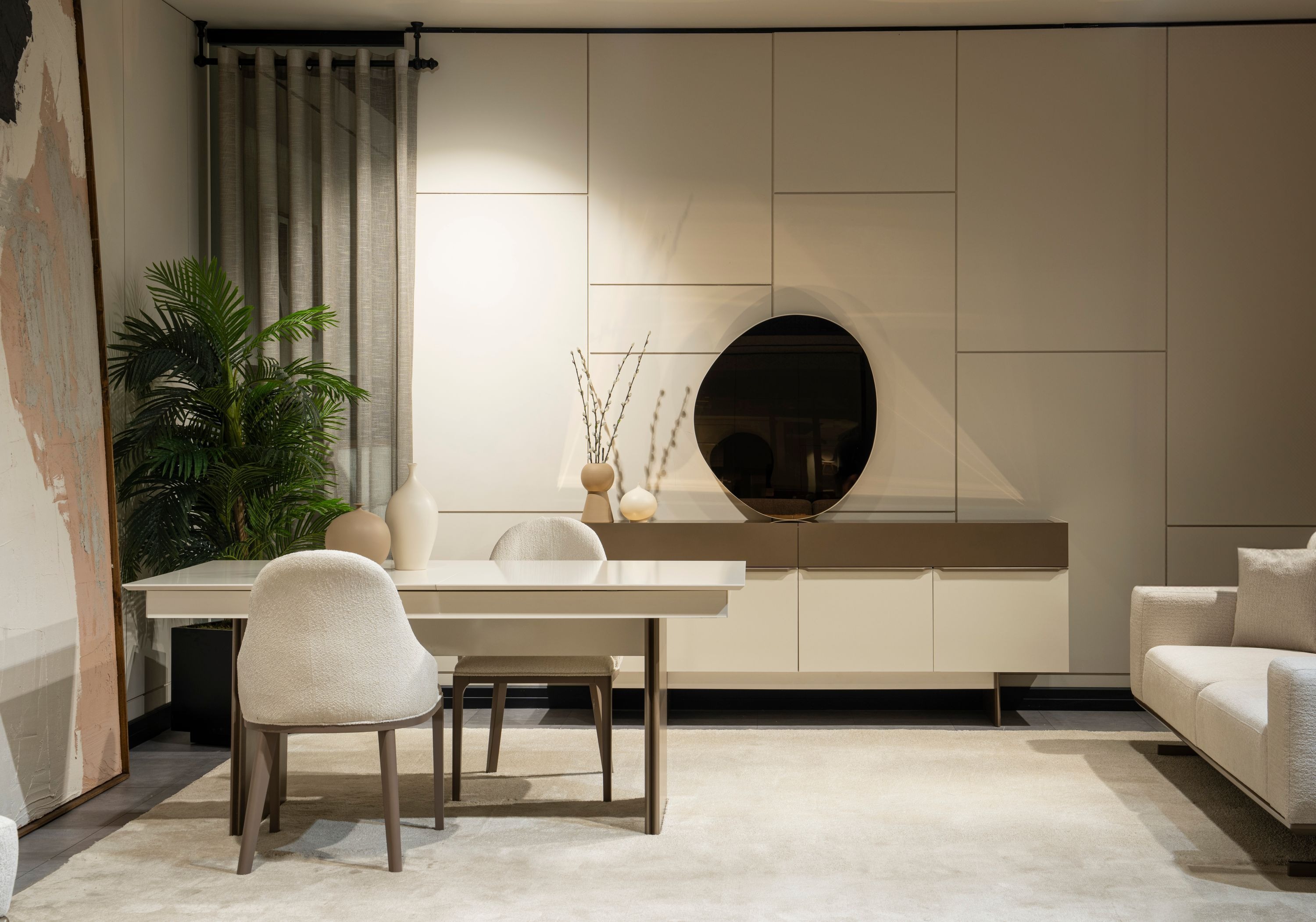 Weiß-Braune Esszimmer Garnitur Ausziehbarer Tisch 6x Stühle Anrichte