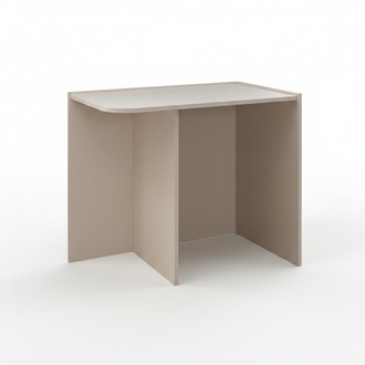 Beiger Holzschreibtisch im modernen Design für Büro und Home-Office