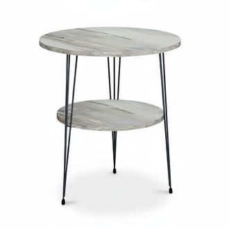 Moderner Couchtisch mit zwei Ebenen und schwarzen Metallbeinen