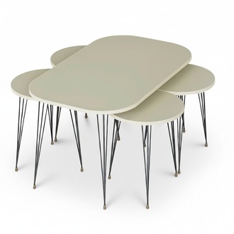 Eleganter Beistelltisch-Set aus Holz in Beige für modernes Wohnen