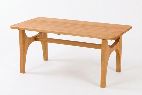 Eleganter brauner Esstisch aus Holz für stilvolle Essbereiche