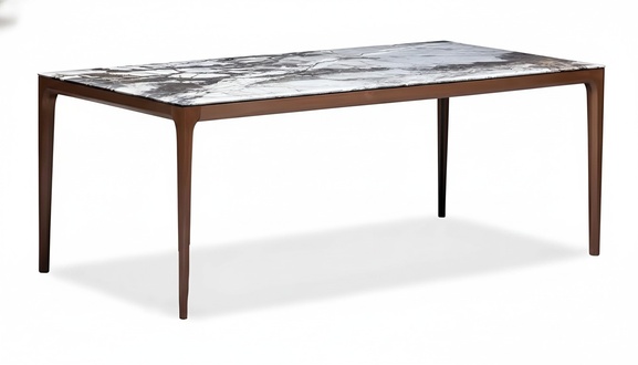 Eleganter Esstisch aus Holz in warmem Braun für modernes Esszimmer