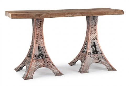 Eleganter Holztisch in warmem Braun modern und stilvoll