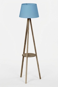 Moderne blaue Stehlampe mit Regal aus Holz